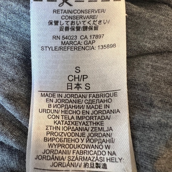 WOMEN / GAPFIT ACTIVE‎ TOPS -GapFit Breathe V-Neck T-Shirt - Picture 5 of 5